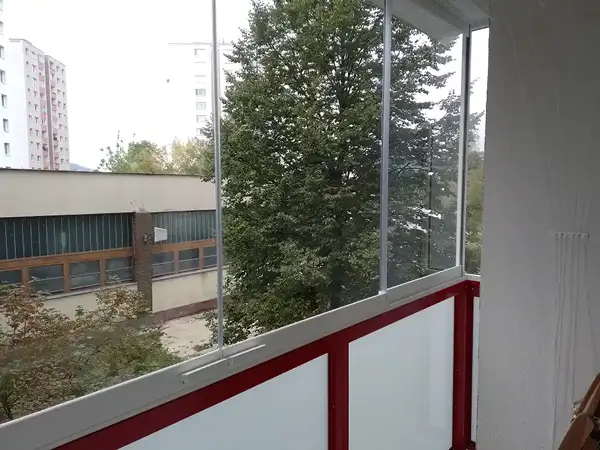 Bezrámové zasklenie balkóna alebo terasy od bestfasady.sk